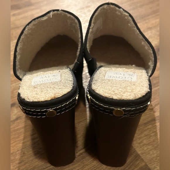 Like New Crown & Ivy Vici Heeled Clogs - Picture 3 of 3